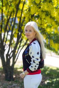 Julija (Diamond ) - Follow ME